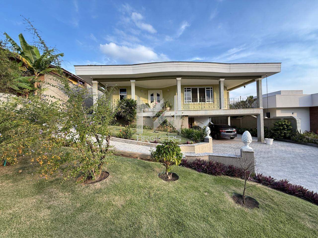 Casa em Condomínio à venda no Bosque: fachada