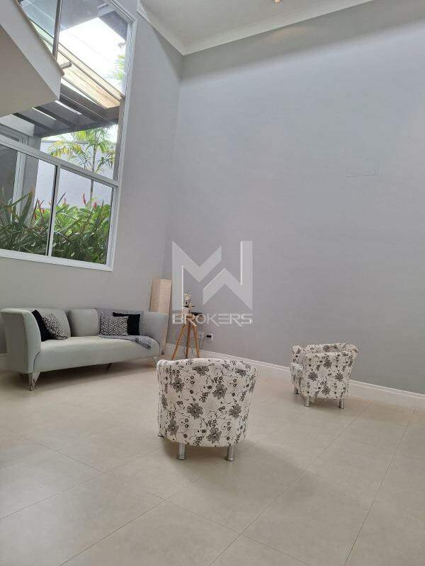 Casa em Condomínio à venda no Condomínio Terras de Vinhedo: salas