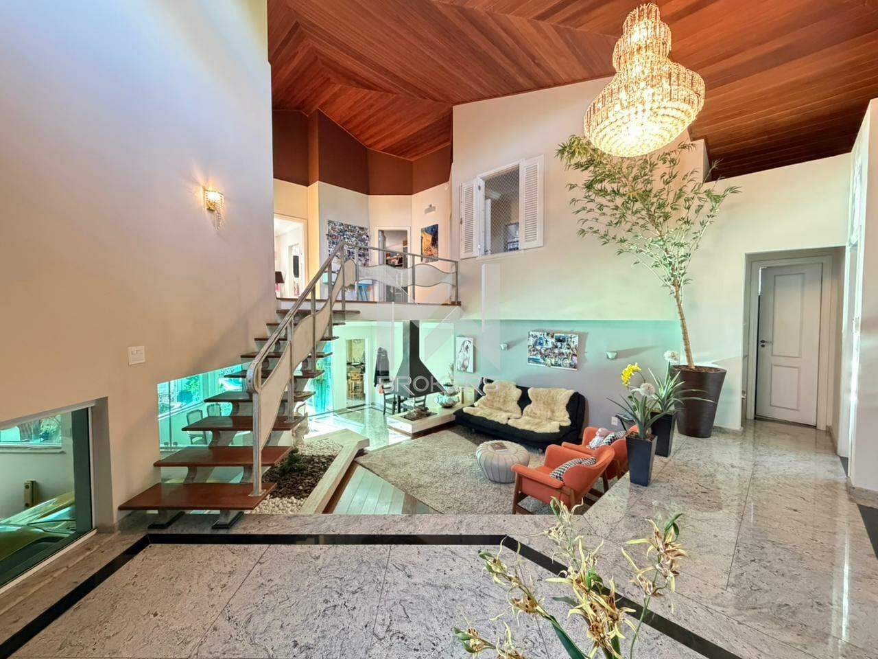 Casa em Condomínio à venda no Chácaras Alpina: salas