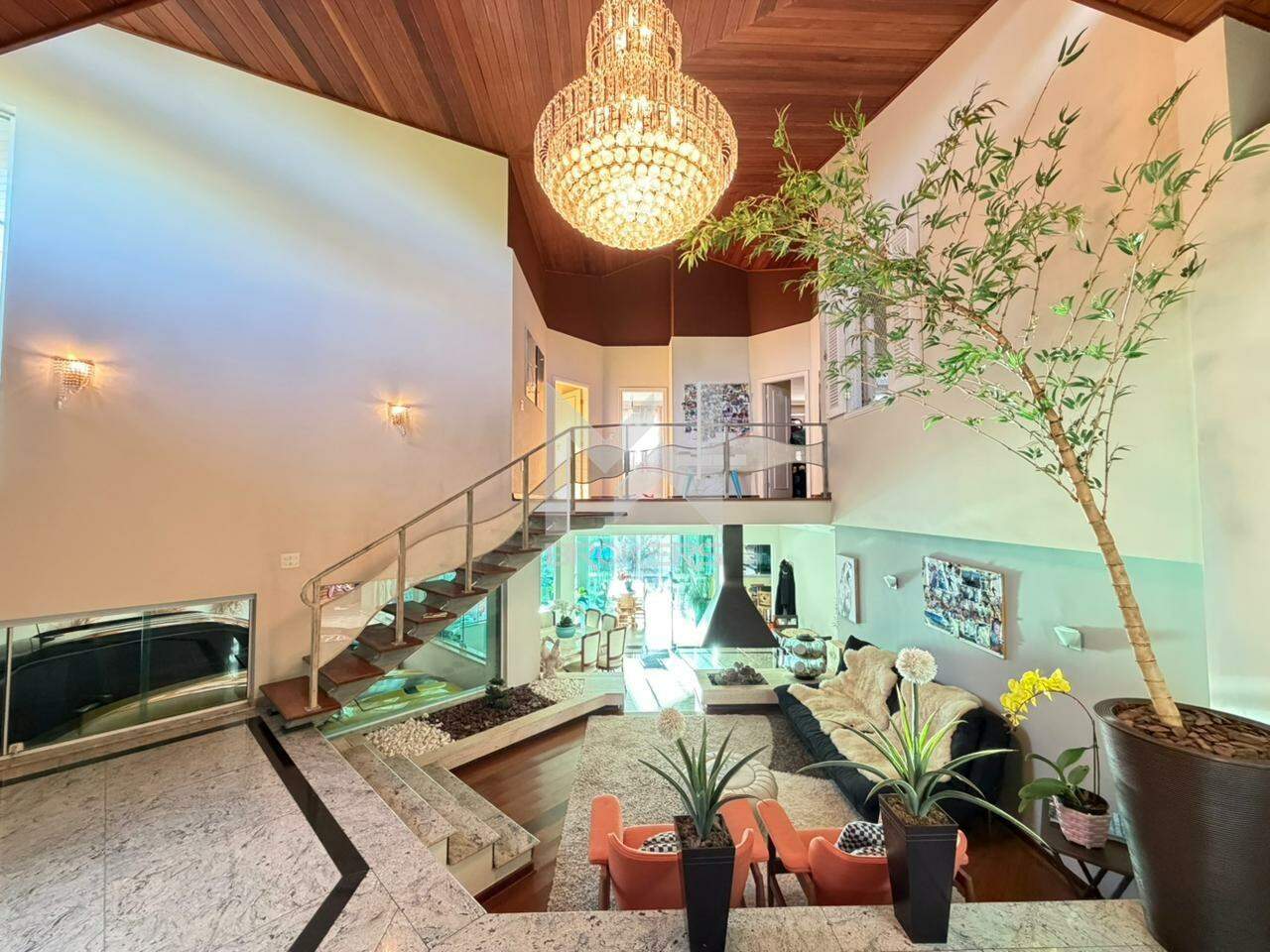 Casa em Condomínio à venda no Chácaras Alpina: salas