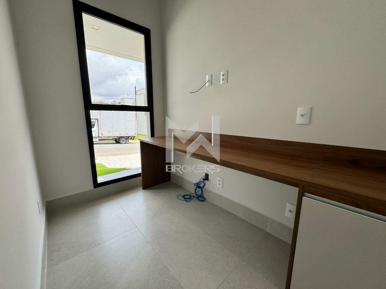 Casa em Condomínio à venda no Roncáglia: escritório