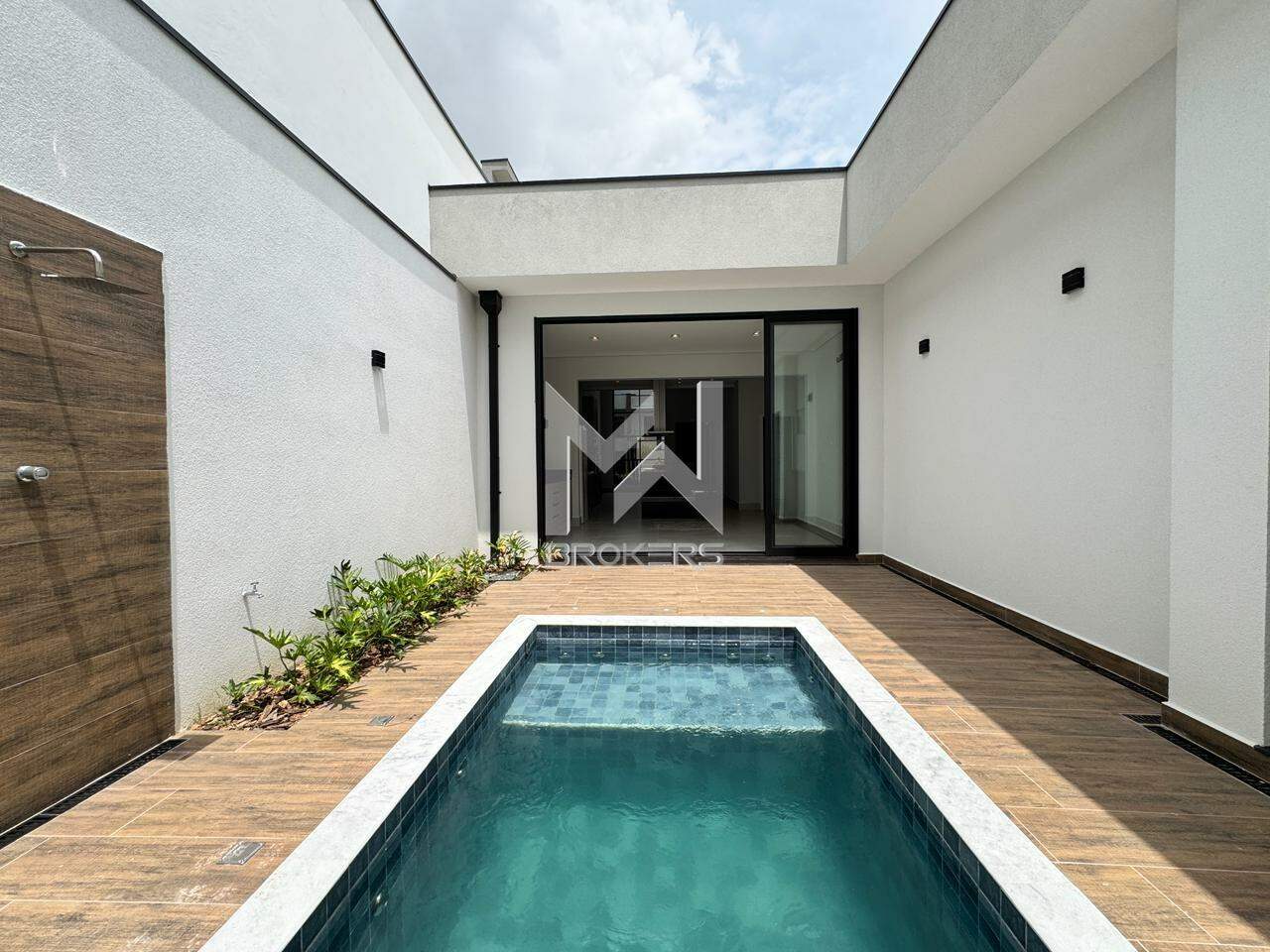 Casa em Condomínio à venda no Roncáglia: piscina