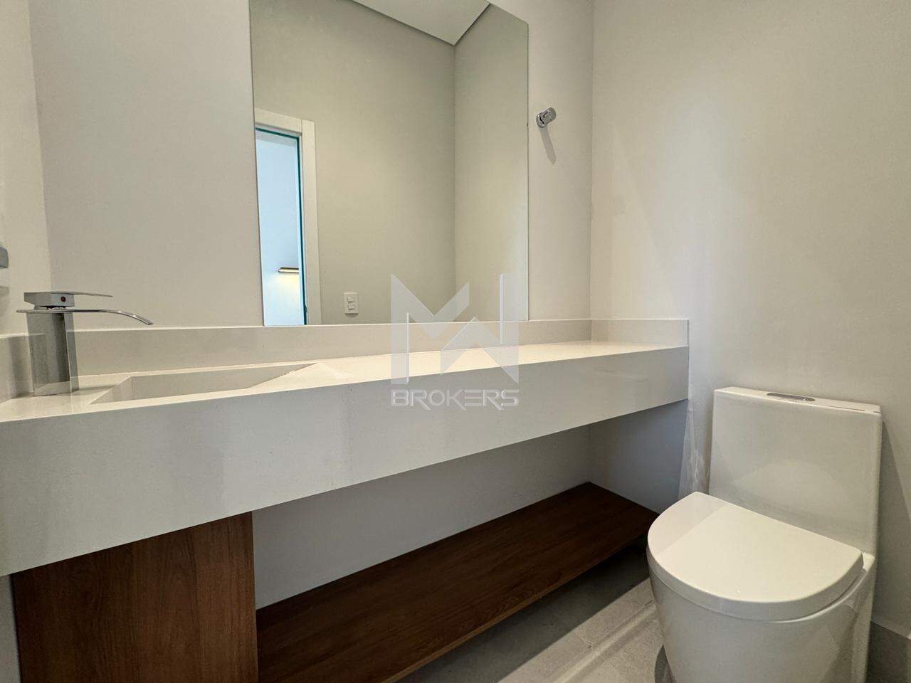 Casa em Condomínio à venda no Roncáglia: lavabo