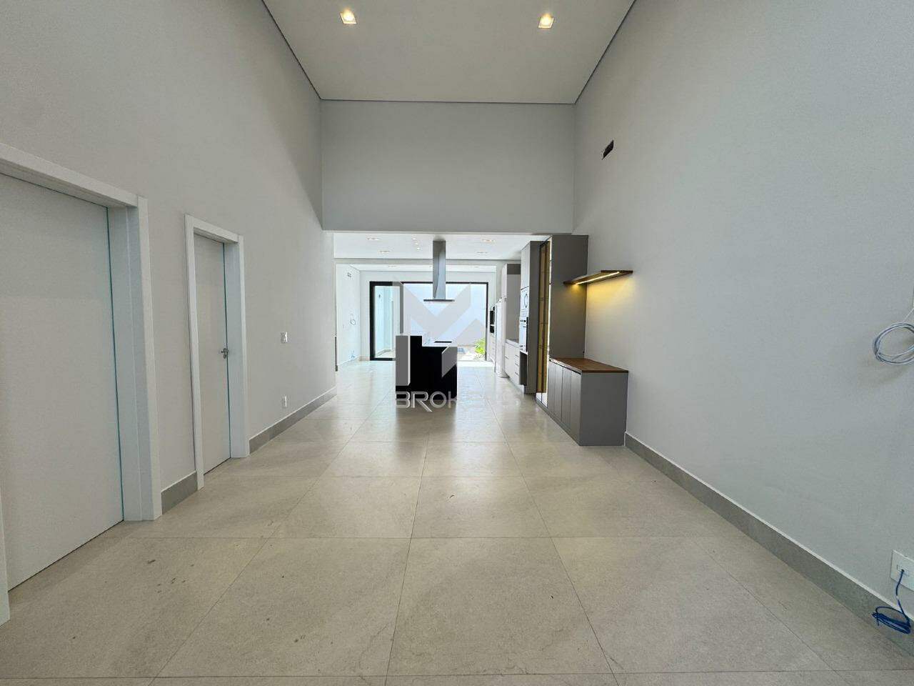 Casa em Condomínio à venda no Roncáglia: salas