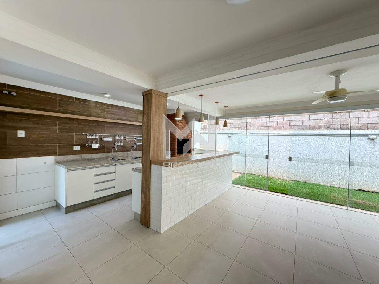 Casa em Condomínio à venda no Chácara das Nações: área gourmet