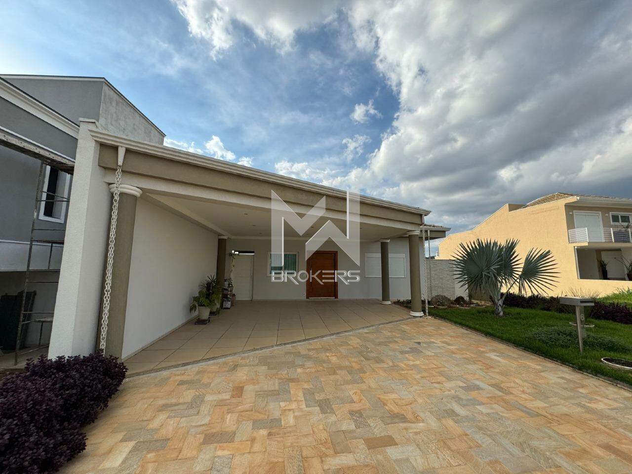 Casa em Condomínio à venda no Swiss Park: fachada