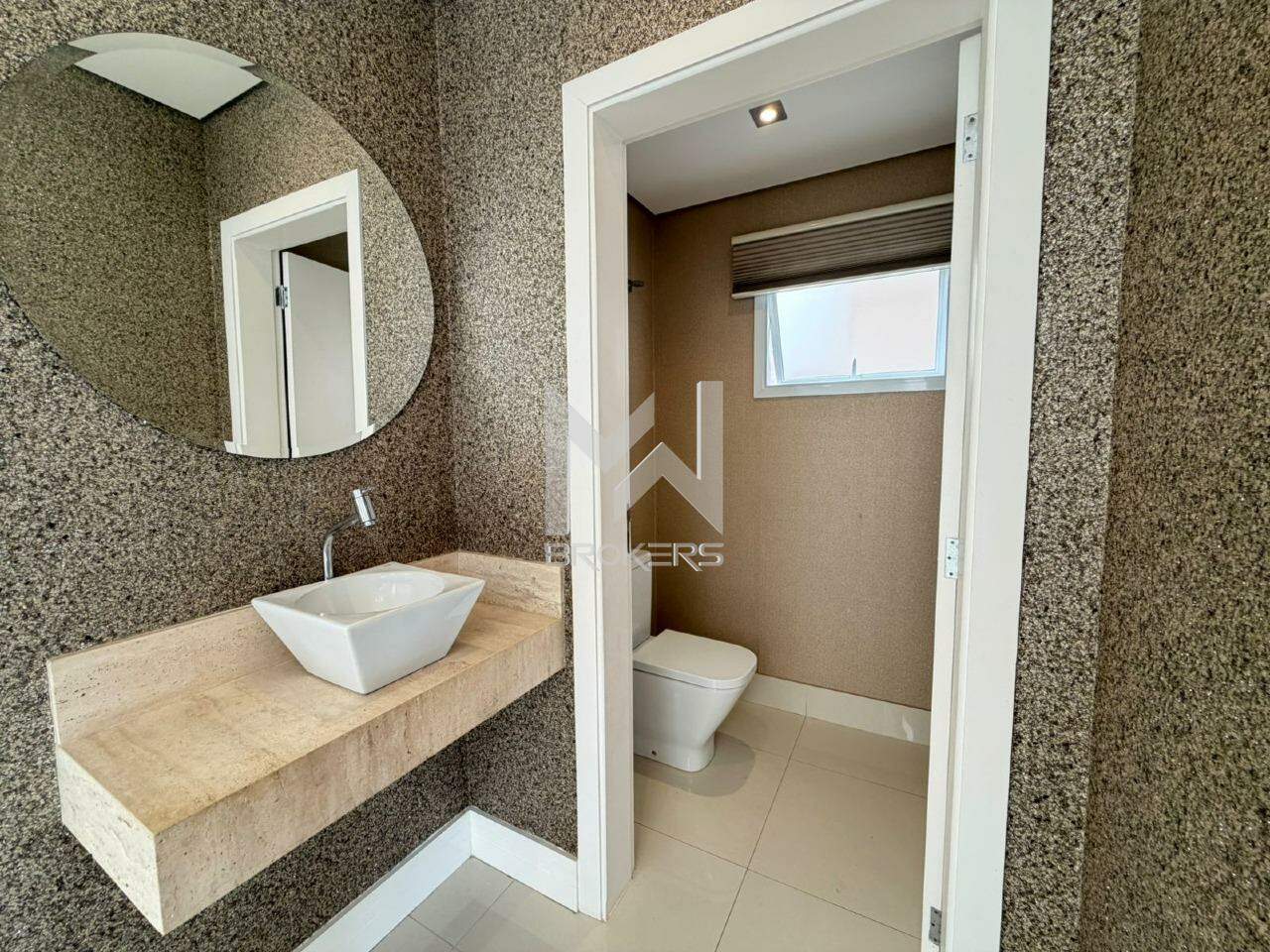 Casa em Condomínio à venda no Swiss Park: lavabo