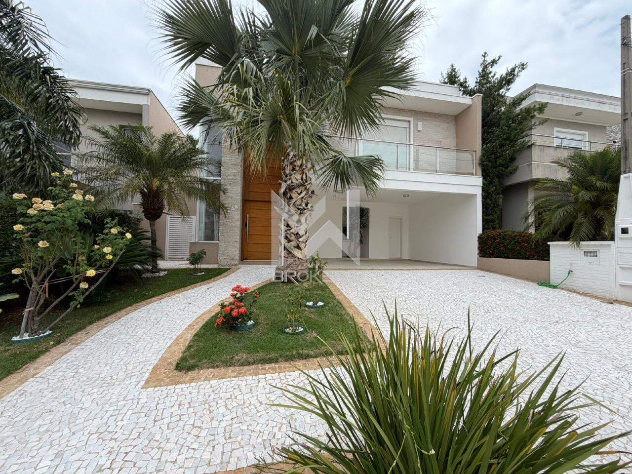 Casa em Condomínio para aluguel no Swiss Park: fachada