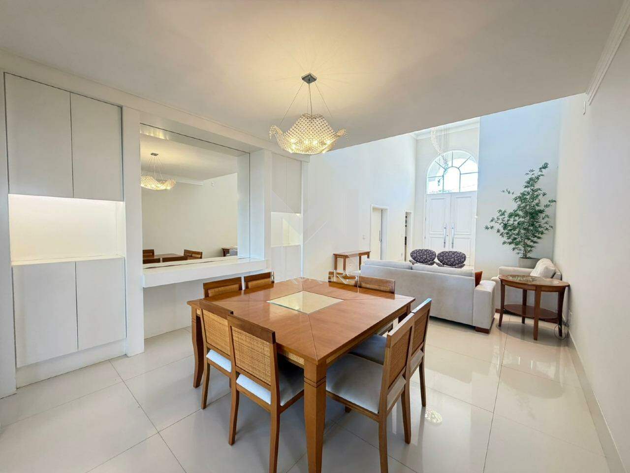 Casa em Condomínio para aluguel no Condomínio Terras de Vinhedo: sala de refeições