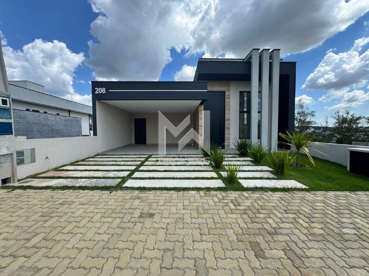 Casa em Condomínio à venda no Jardim 21 de Março: fachada