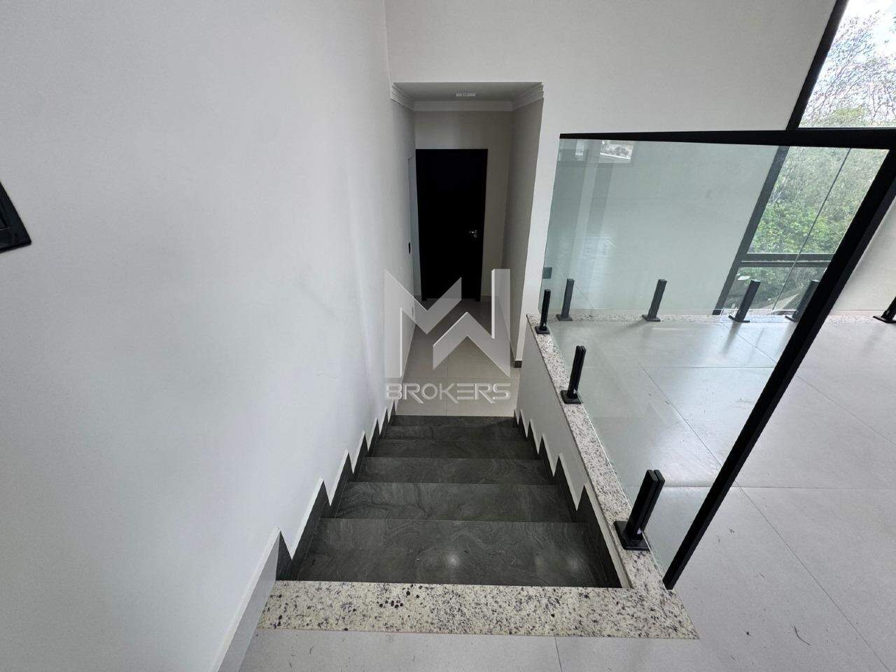 Casa em Condomínio à venda no Jardim 21 de Março: escada