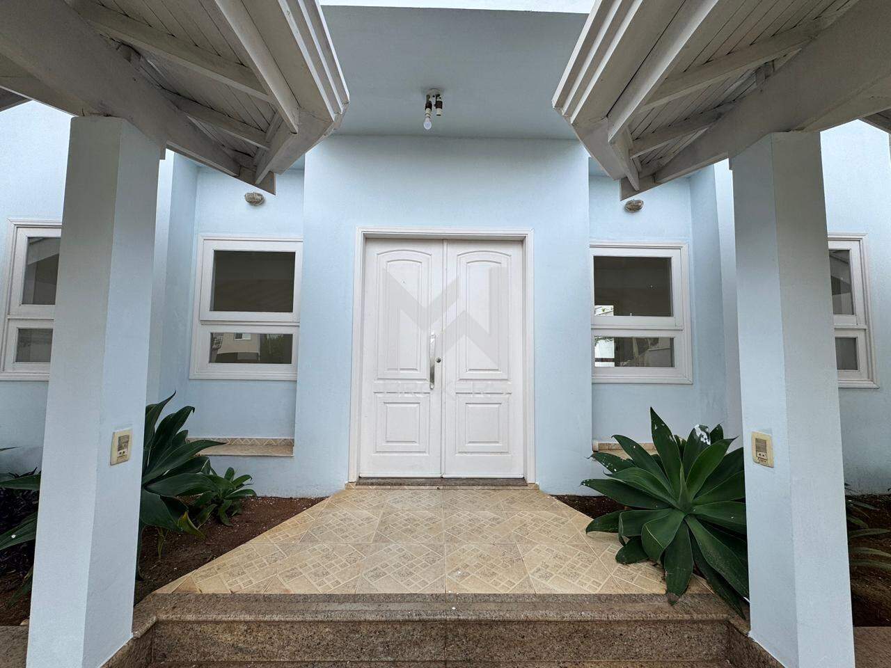 Casa à venda no Condomínio Terras de São Francisco: fachada