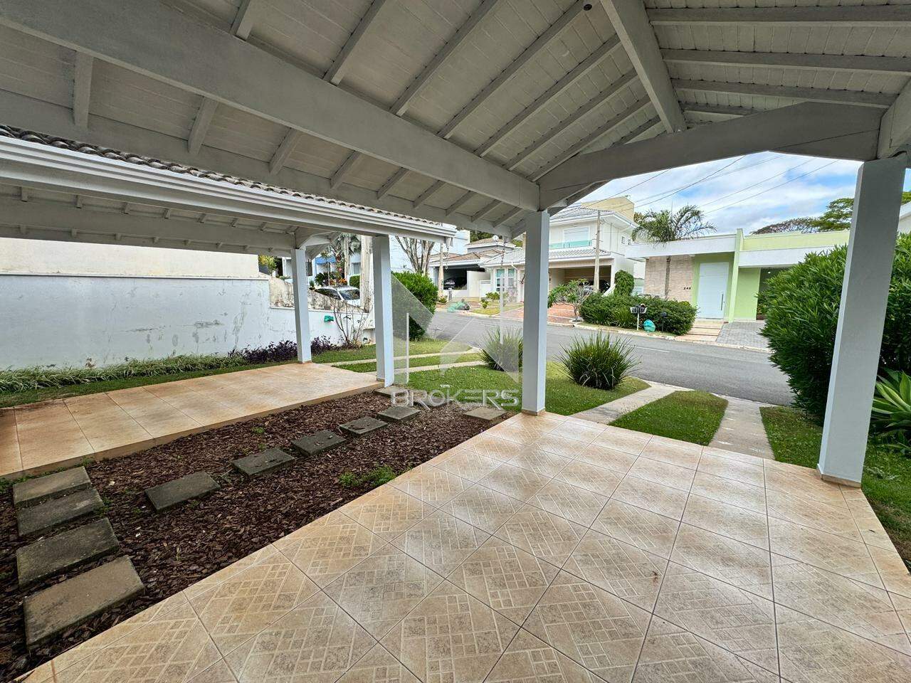 Casa à venda no Condomínio Terras de São Francisco: garagem