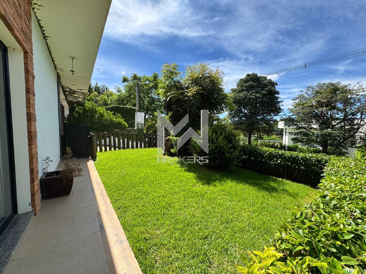 Casa em Condomínio para aluguel no Condomínio Marambaia: quintal gramado