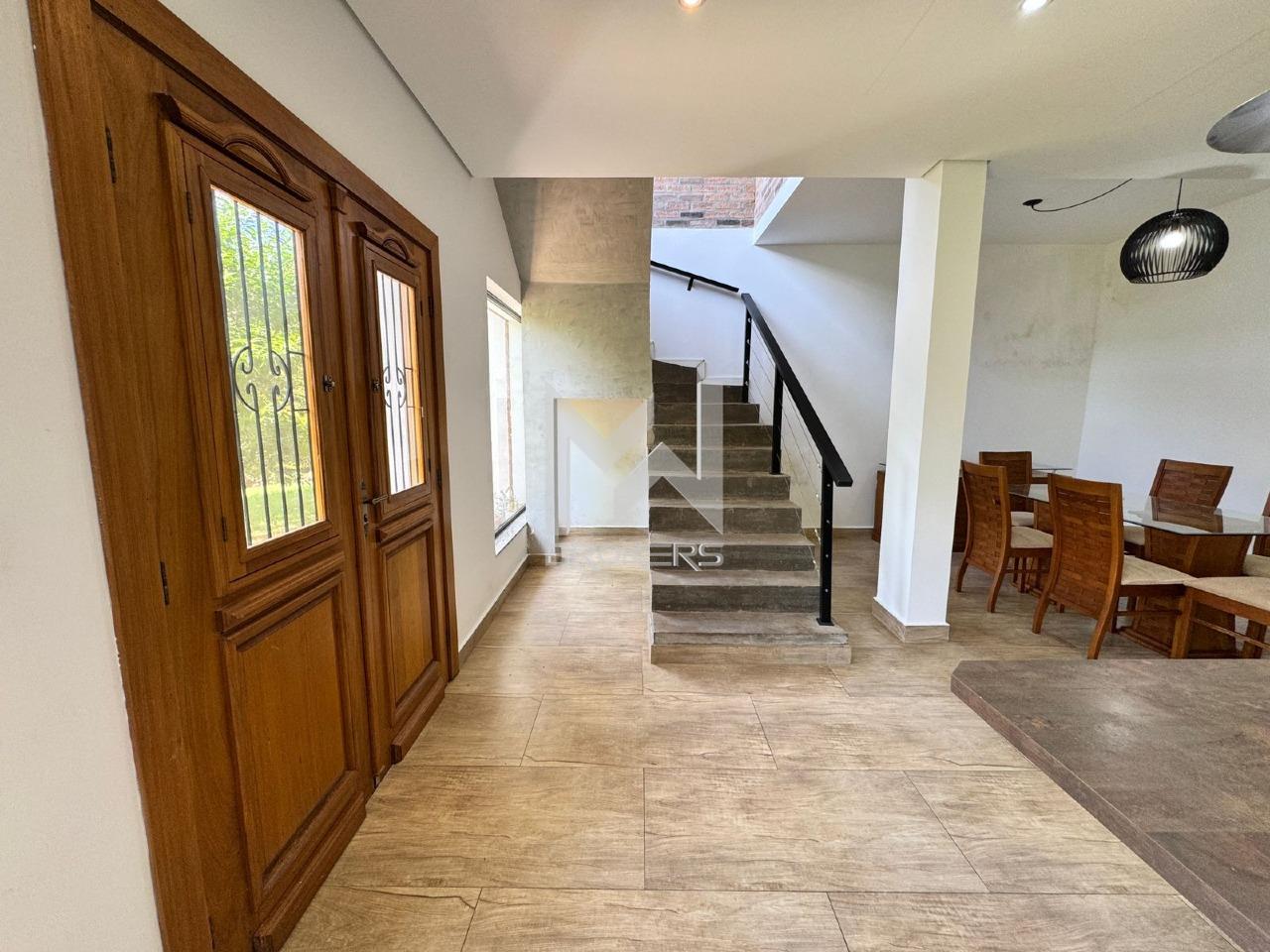 Casa em Condomínio para aluguel no Condomínio Marambaia: hall de entrada