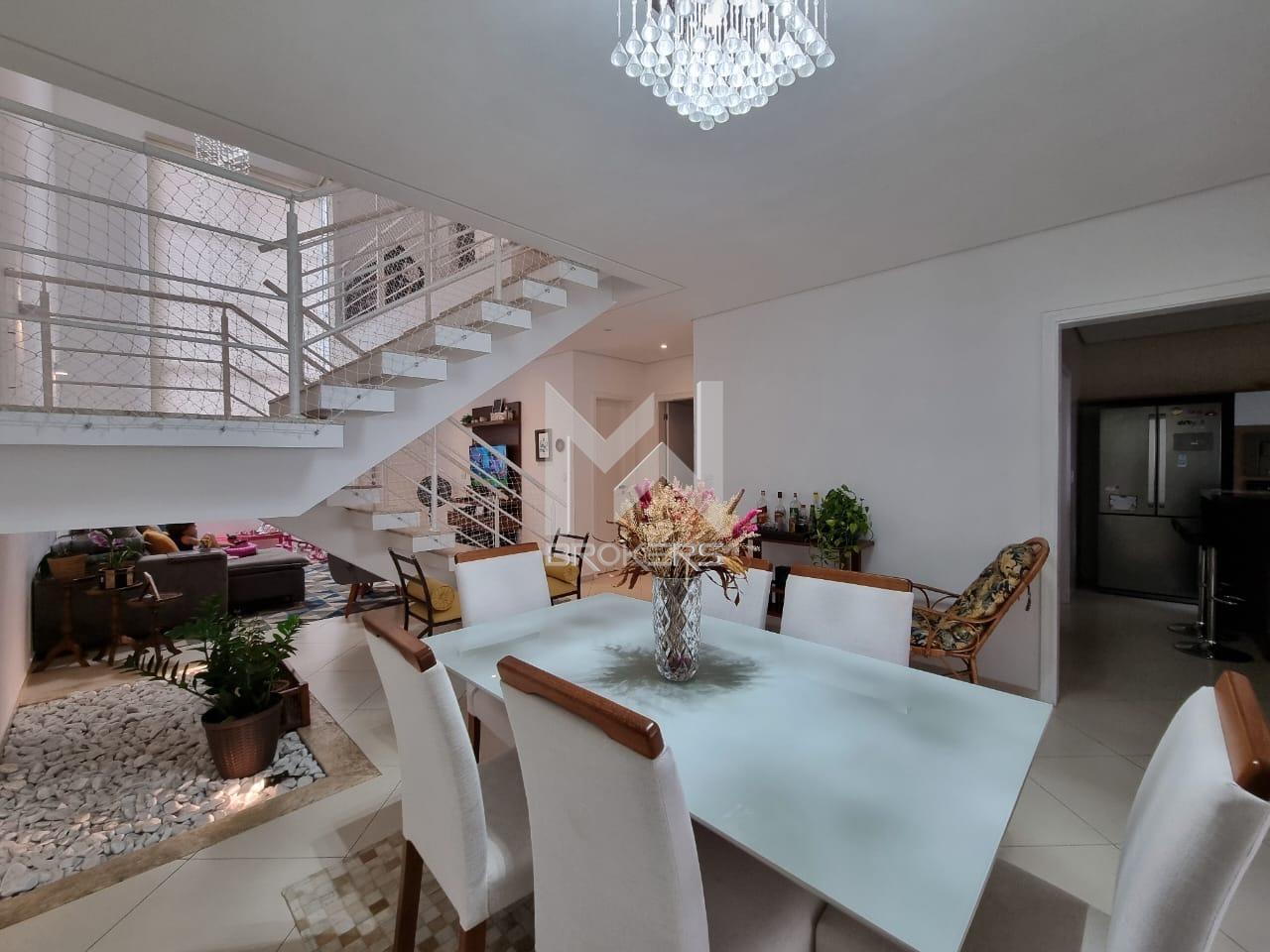 Casa em Condomínio para aluguel no Pinheirinho: sala de refeições