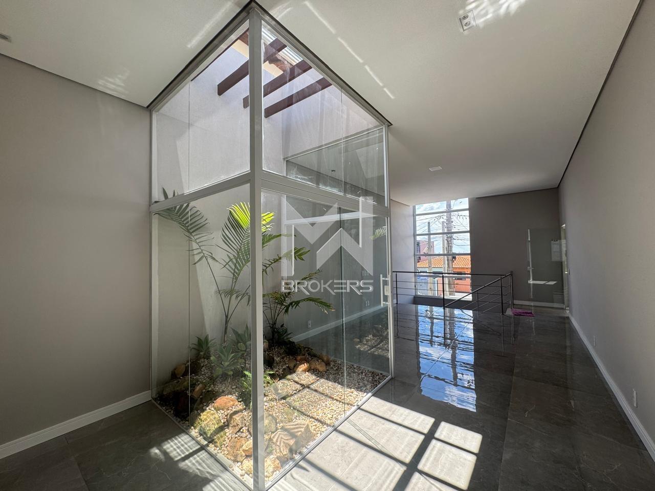 Casa à venda no Pinheirinho: jardim de inverno