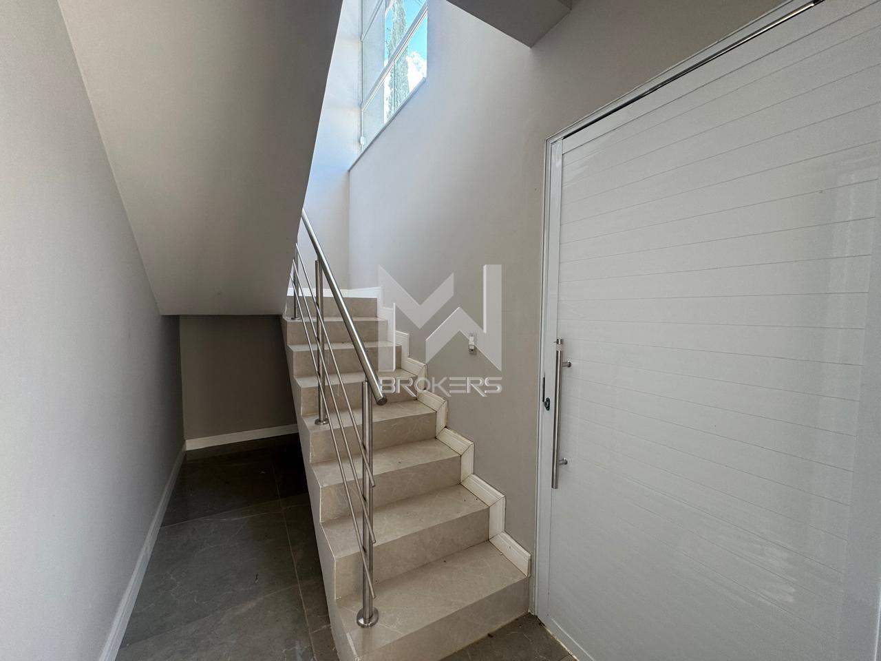 Casa à venda no Pinheirinho: hall de entrada