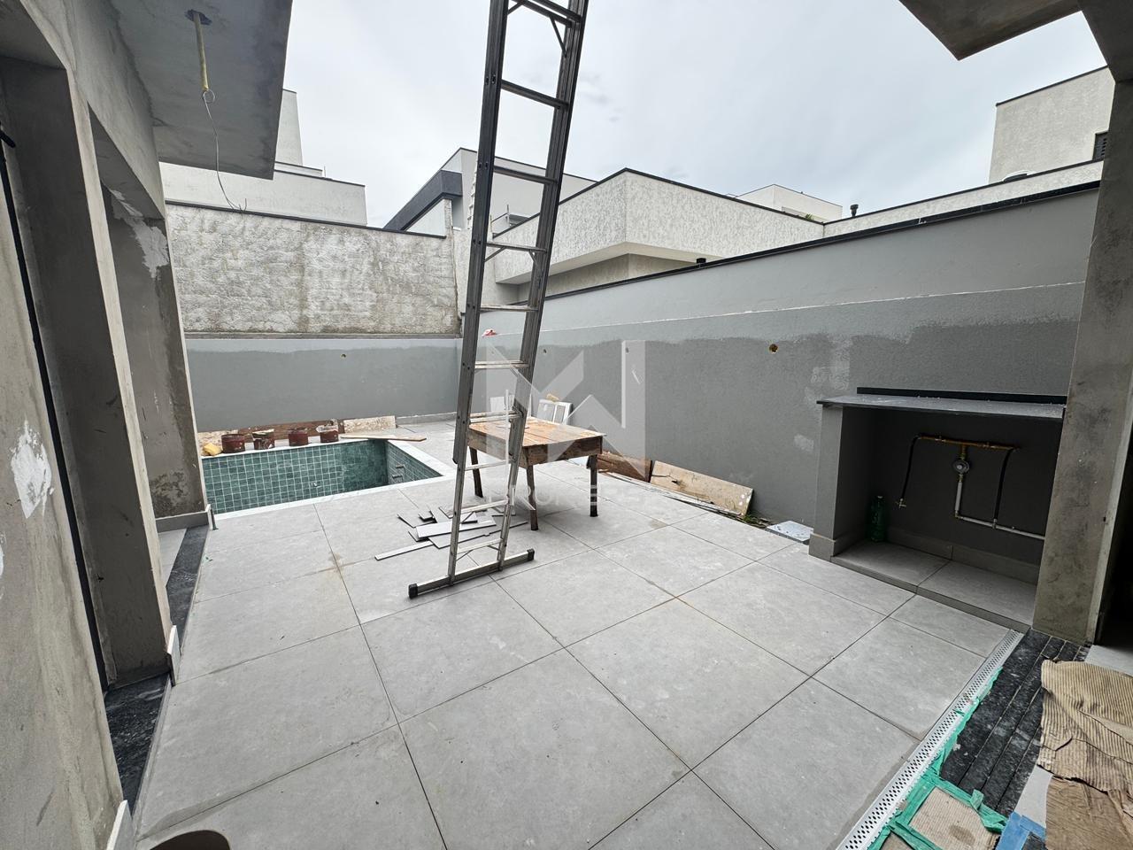 Casa em Condomínio à venda no Roncáglia: quintal