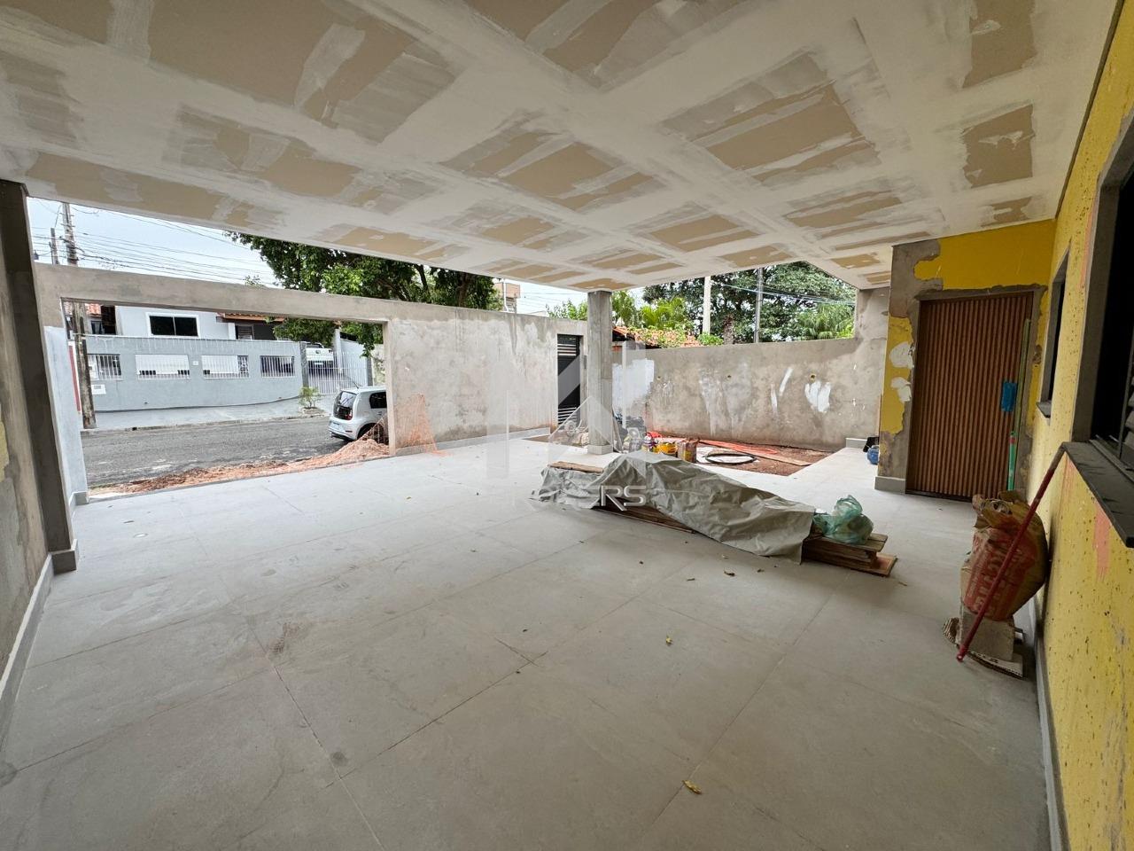 Casa à venda no Jardim Pinheiros: garagem