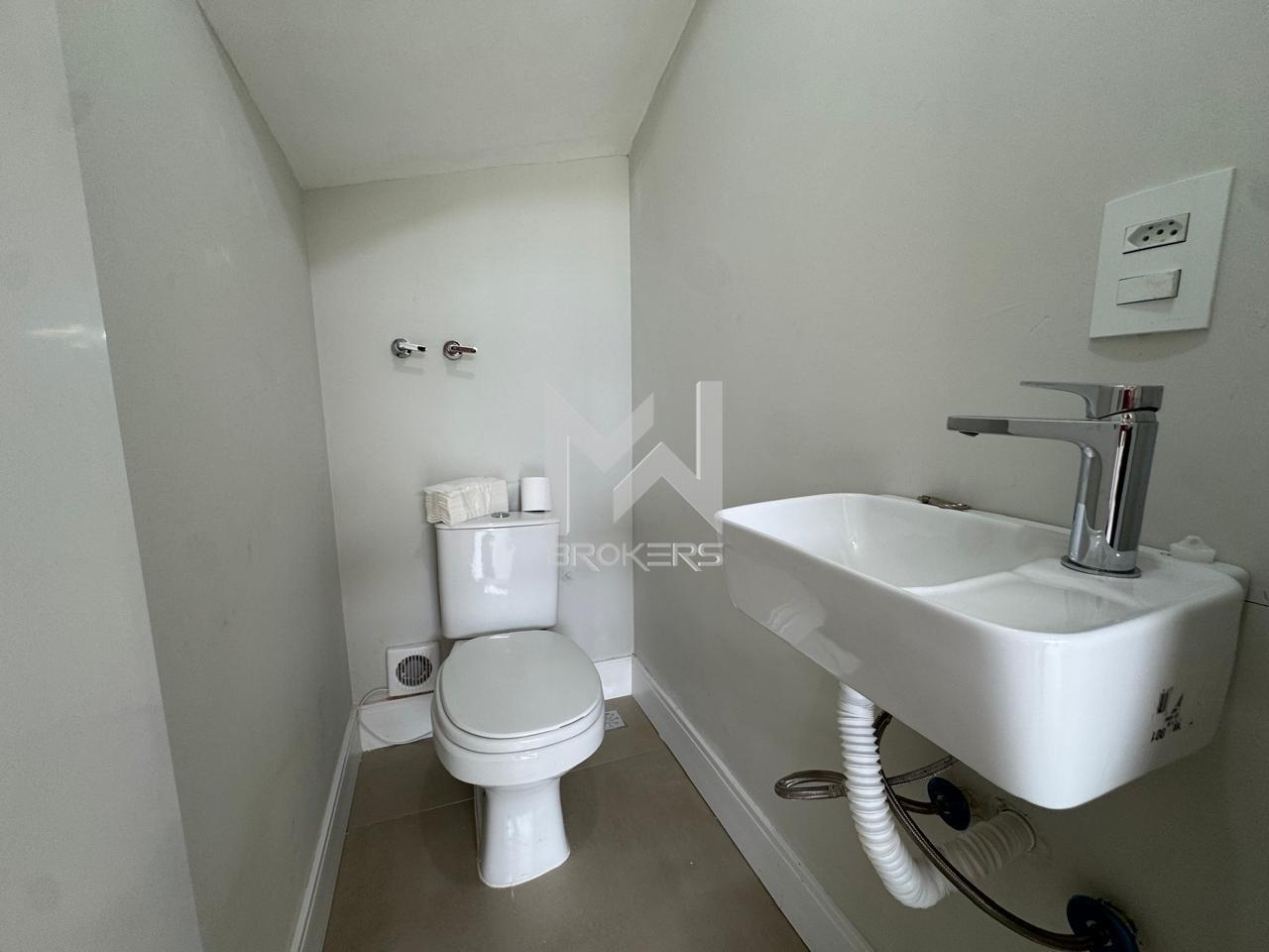 Casa em Condomínio à venda no Jardim das Paineiras: Lavabo