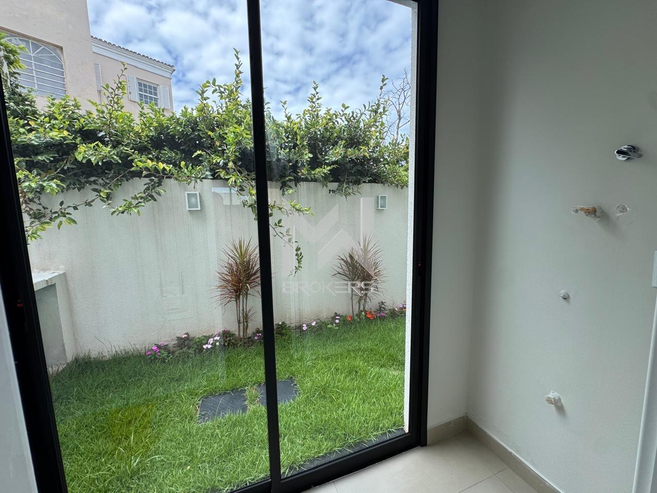 Casa em Condomínio à venda no Jardim das Paineiras: Lavanderia