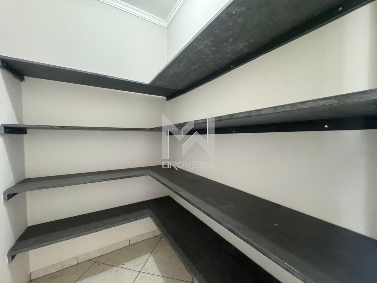 Casa em Condomínio à venda no Chácara das Nações: despensa