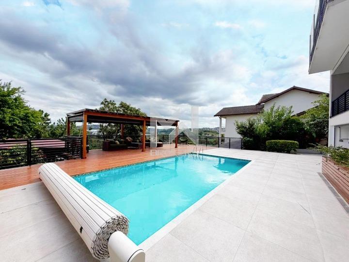 Casa em Condomínio à venda no Condomínio Marambaia: piscina