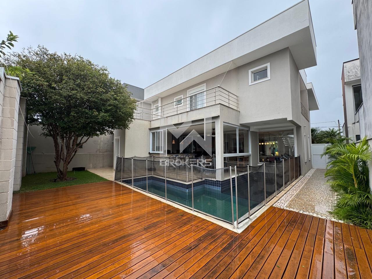 Casa em Condomínio à venda no Swiss Park: fundos