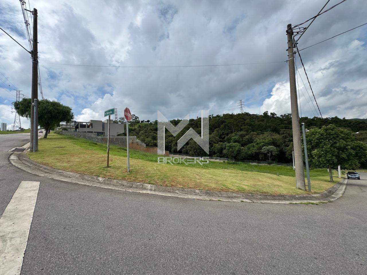 Terreno à venda no Condomínio Campo de Toscana: Terreno de Esquina