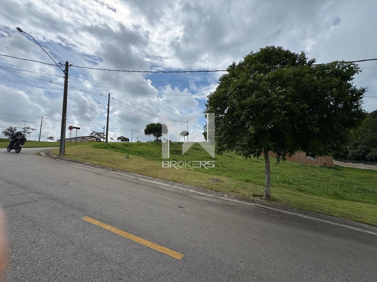 Terreno à venda no Condomínio Campo de Toscana: Vista frontal