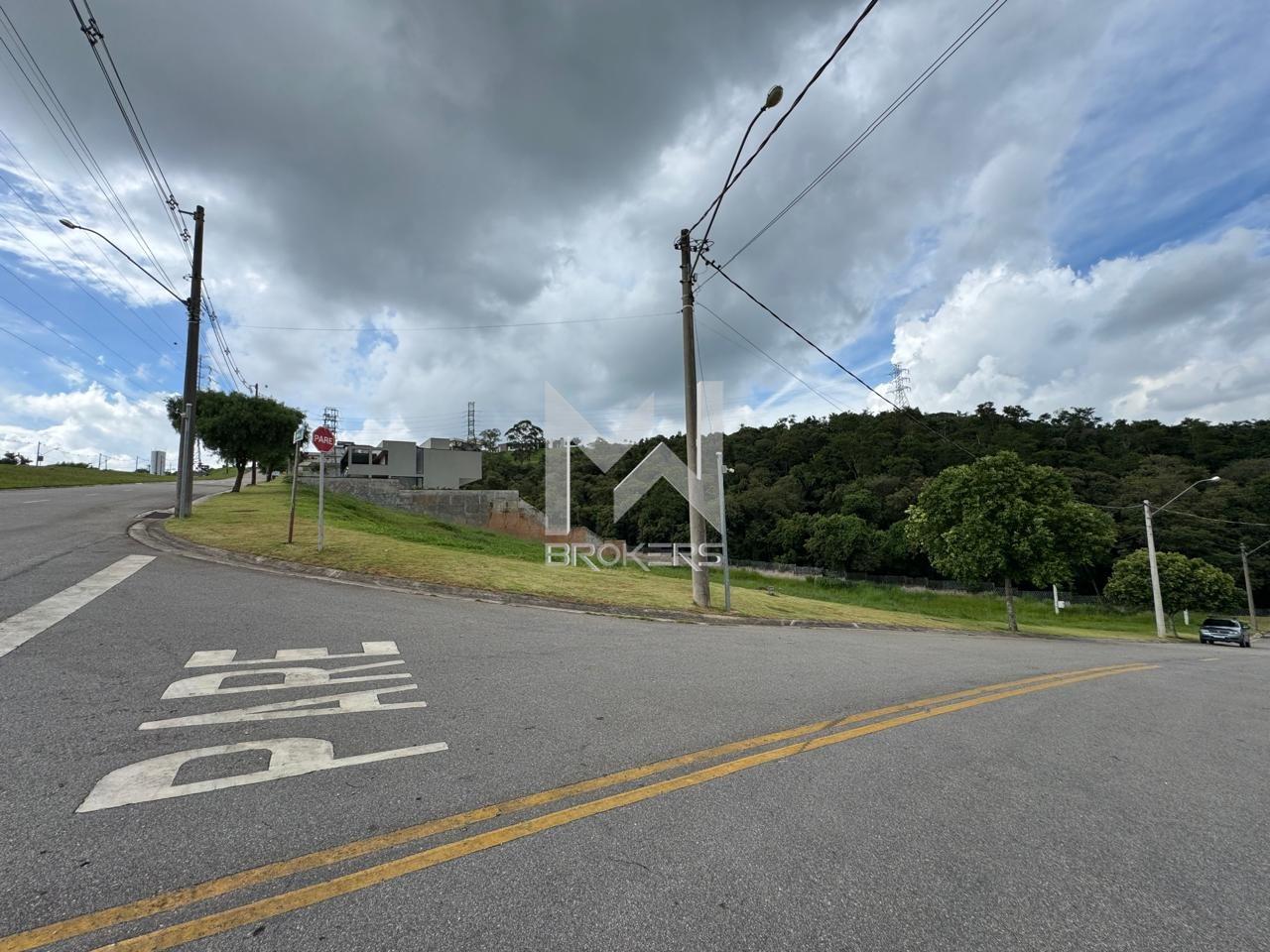 Terreno à venda no Condomínio Campo de Toscana: Terreno de esquina