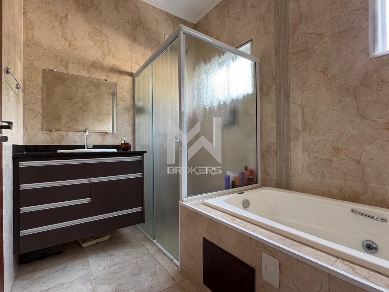 Casa em Condomínio à venda no Bosque: Banho Master