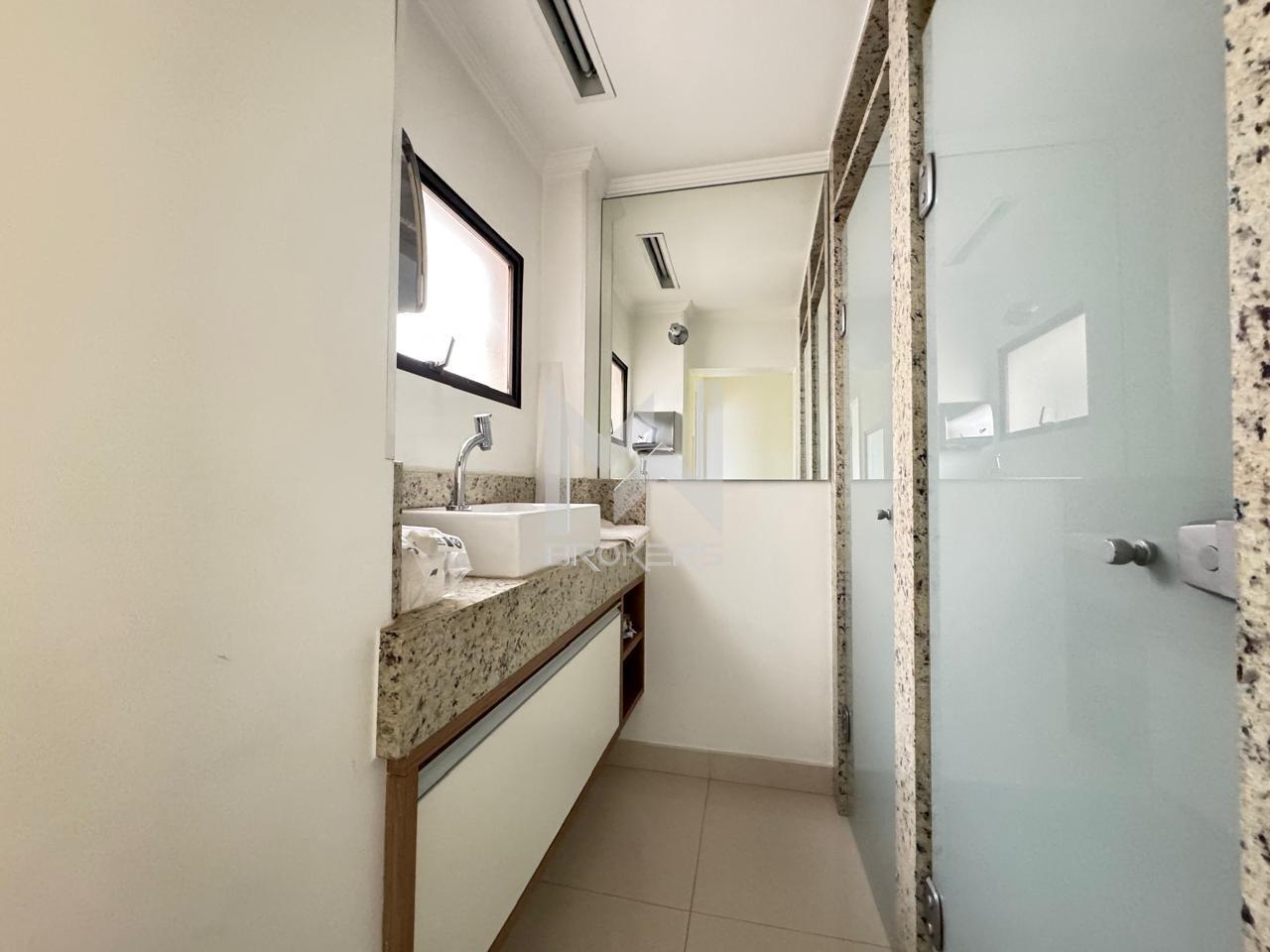 Sala à venda no Centro: banheiro