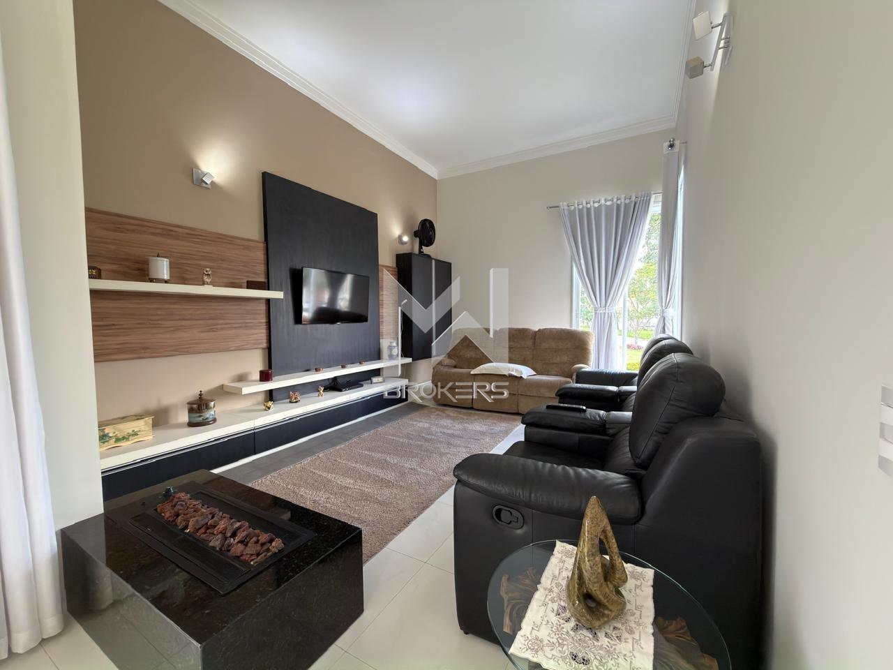 Casa em Condomínio à venda no Bosque: sala de TV