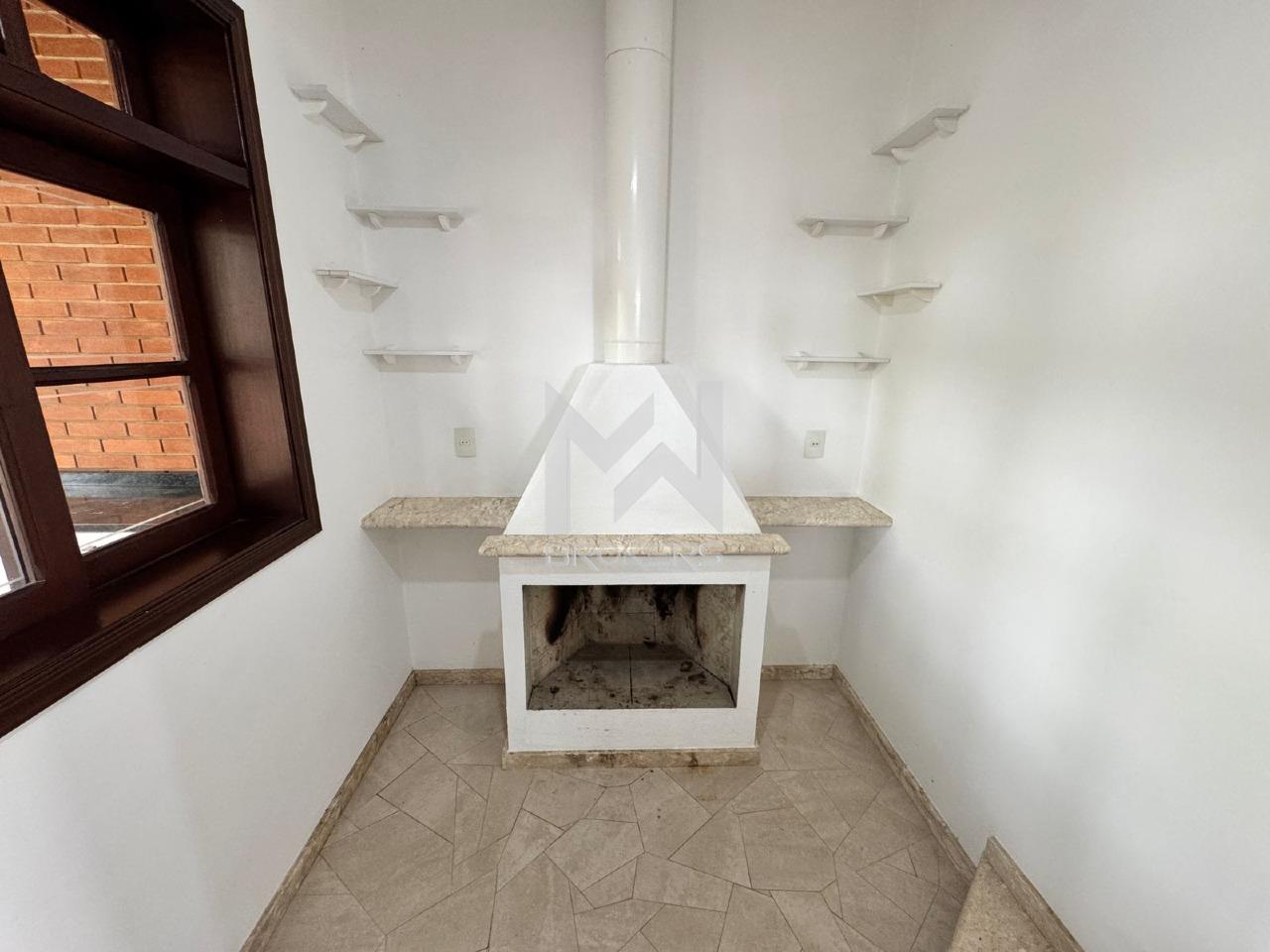Casa em Condomínio para aluguel no Vista Alegre: lareira