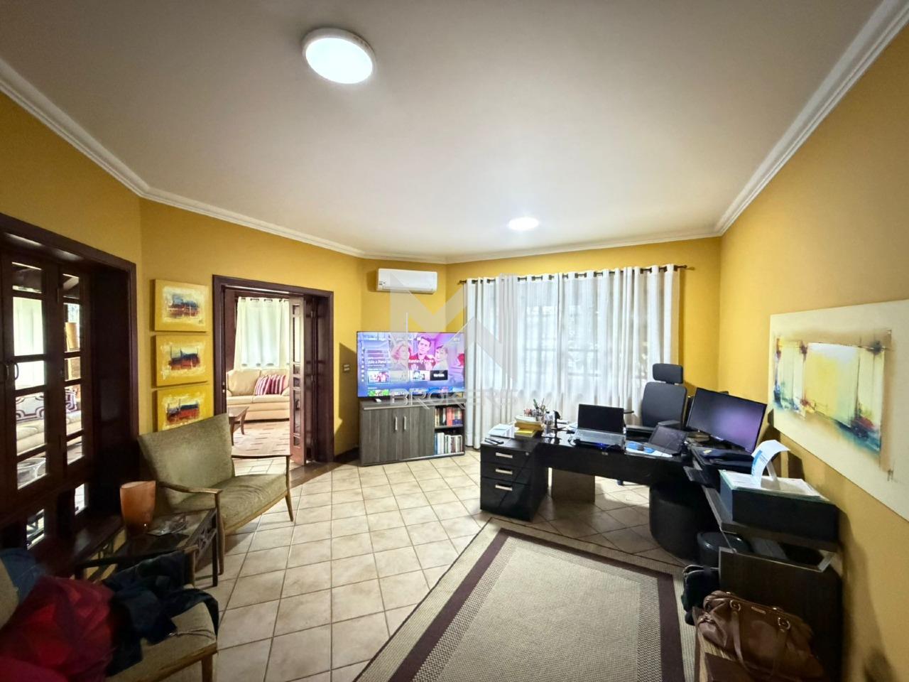 Casa em Condomínio à venda no Chácaras Silvania: escritório