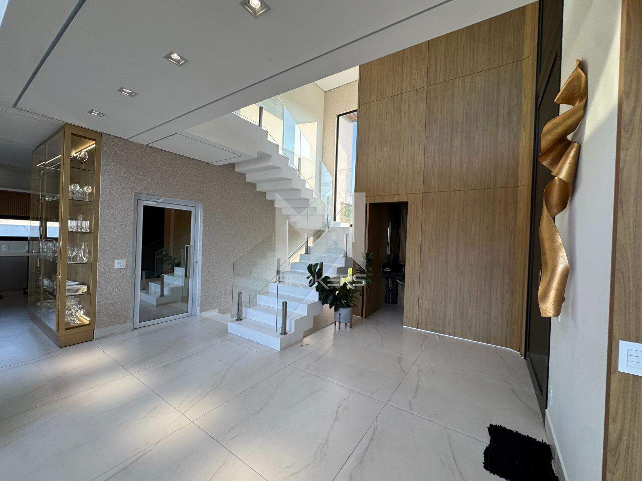 Casa em Condomínio à venda no Condomínio Campo de Toscana: Hall de entrada