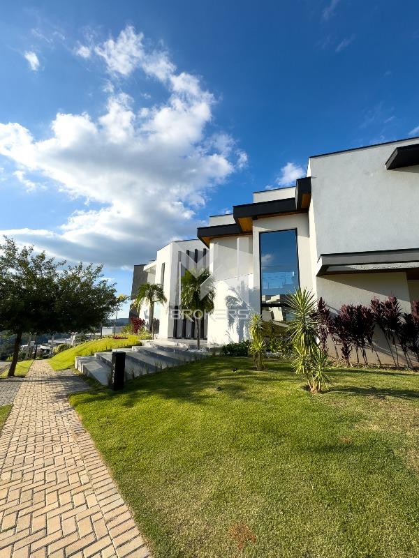 Casa em Condomínio à venda no Condomínio Campo de Toscana: Fachada Lateral