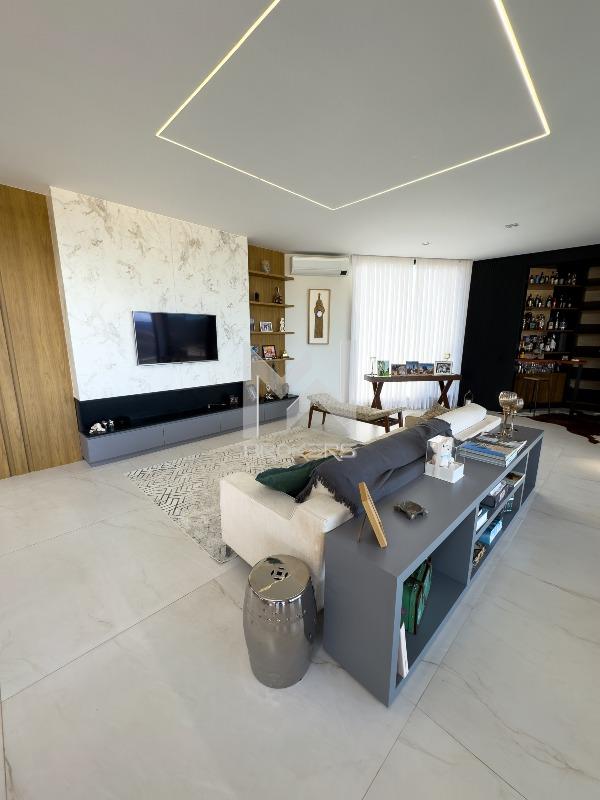 Casa em Condomínio à venda no Condomínio Campo de Toscana: Sala Lareira