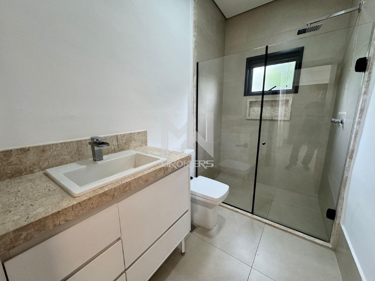 Casa em Condomínio para aluguel no Joapiranga: banheiro