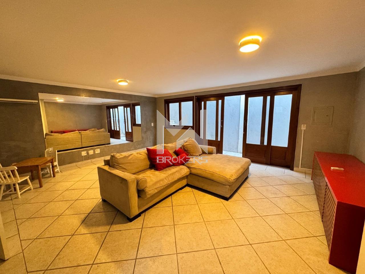 Casa em Condomínio para aluguel no Chácaras Alpina: salas