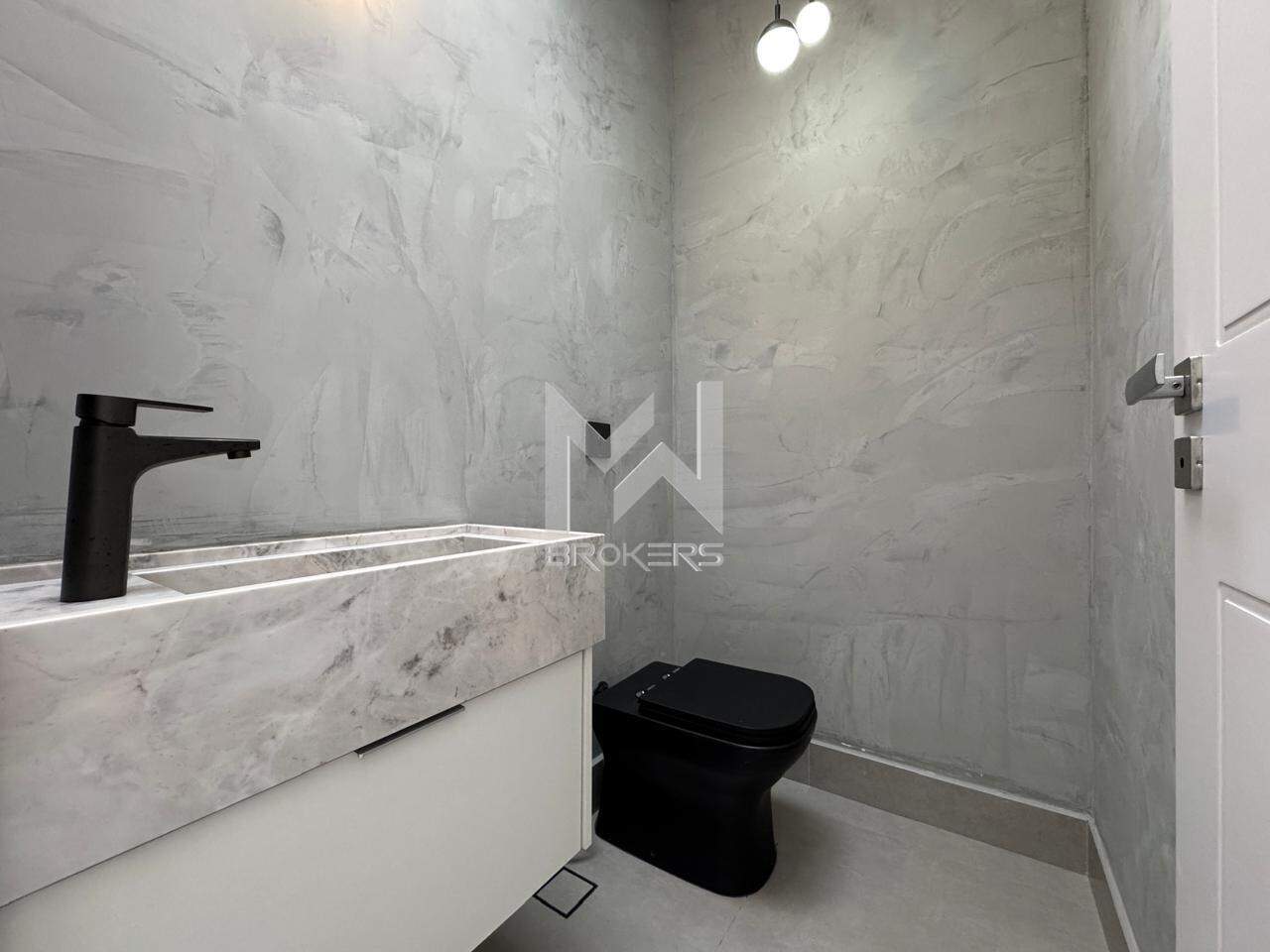 Casa em Condomínio à venda no Condomínio Zurich Dorf: lavabo