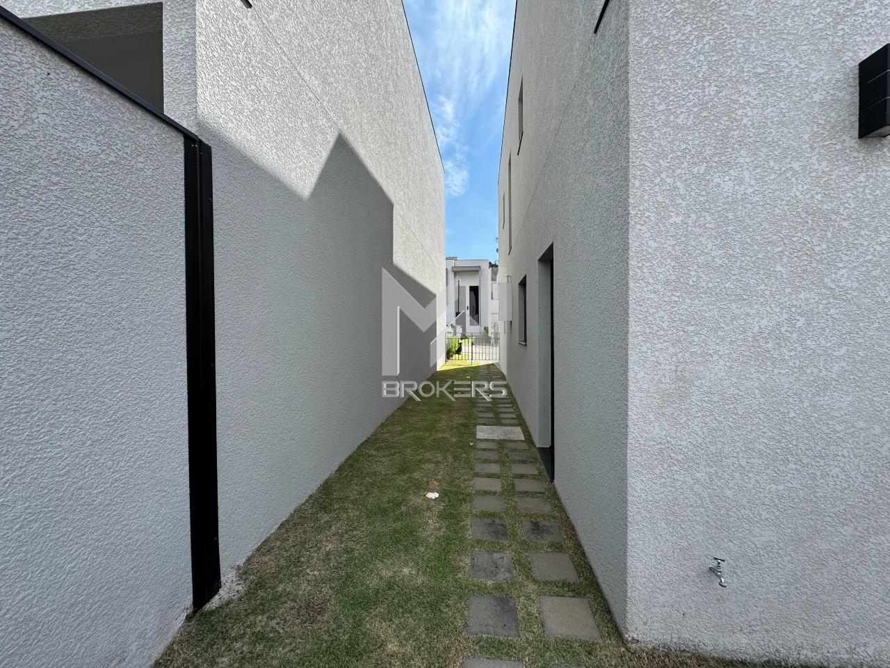 Casa em Condomínio à venda no São Joaquim: Corredor lateral