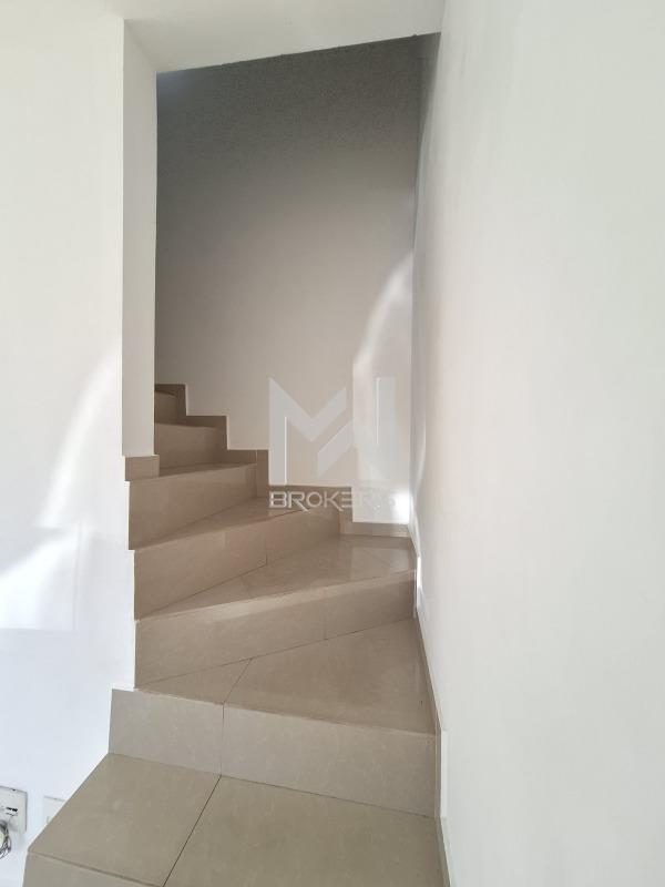 Casa em Condomínio para aluguel no Capela: escada