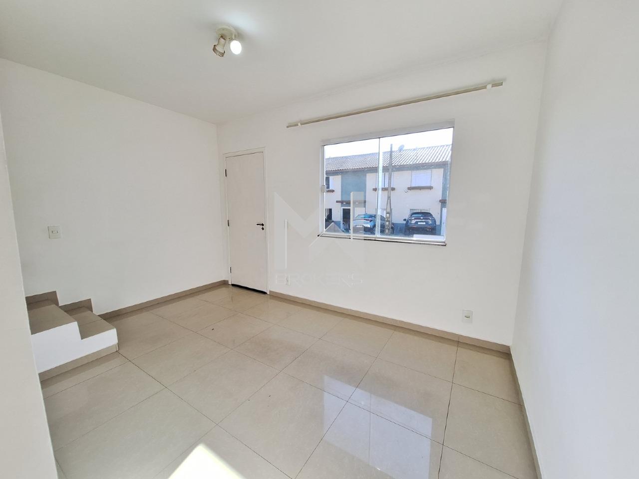 Casa em Condomínio para aluguel no Capela: sala de estar