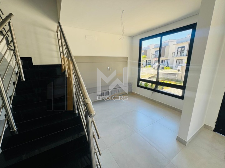 Casa em Condomínio à venda no Observatório: sala de estar