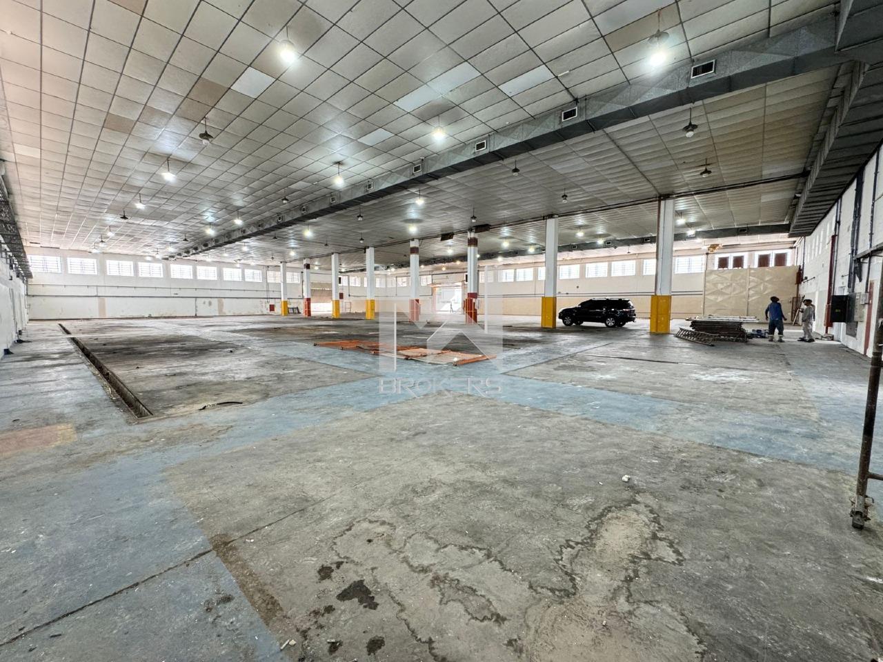 Galpão à venda no Macuco: 