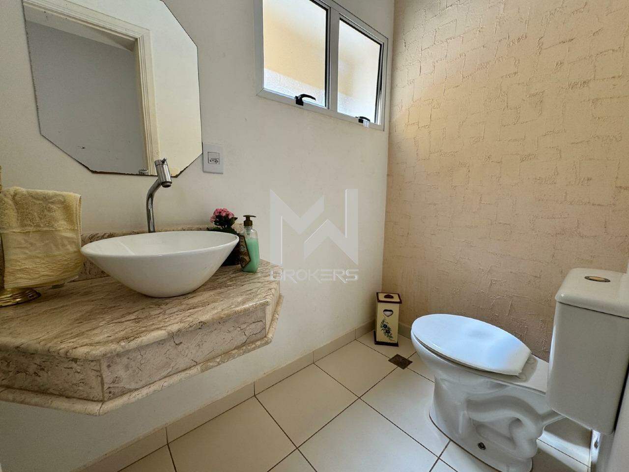 Casa em Condomínio à venda no Santa Claudina: 