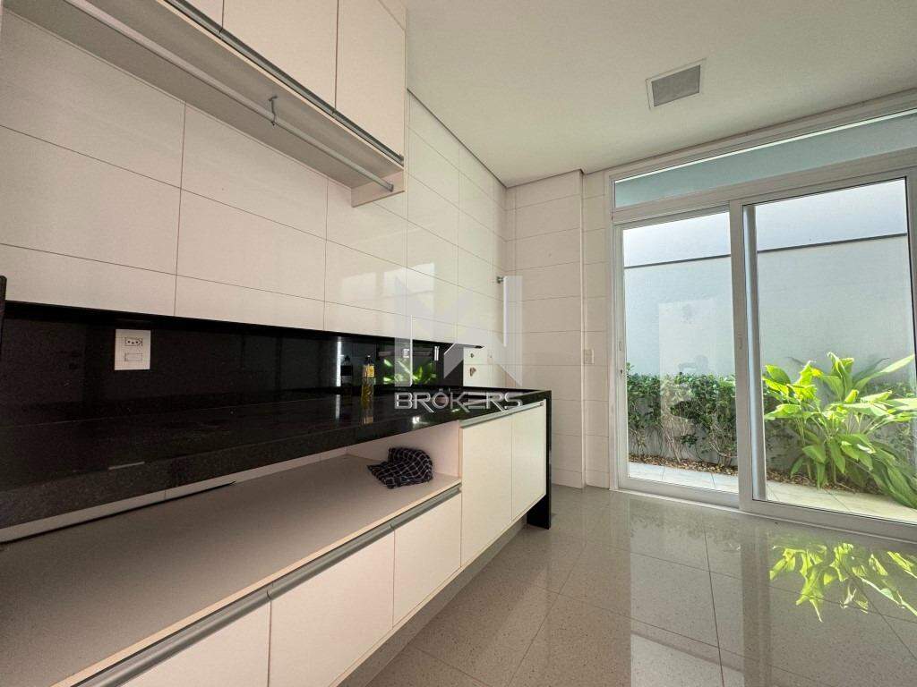 Casa em Condomínio à venda no Swiss Park: Área de serviço